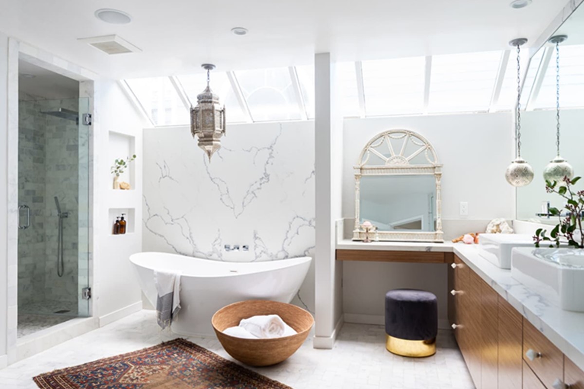 Classic Master Bathroom: Space You Must Take Good Care Of